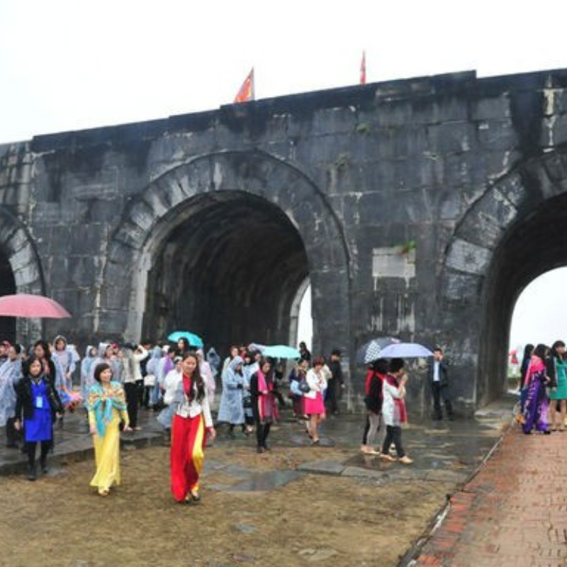 Các Chi Phí Khi Đi Đến Điểm Tham Quan Thành Nhà Hồ