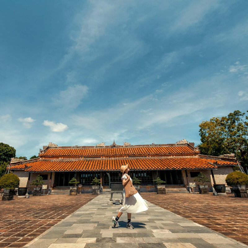 Các Chi Phí Khi Đi Đến Điểm Tham Quan Lăng Tự Đức
