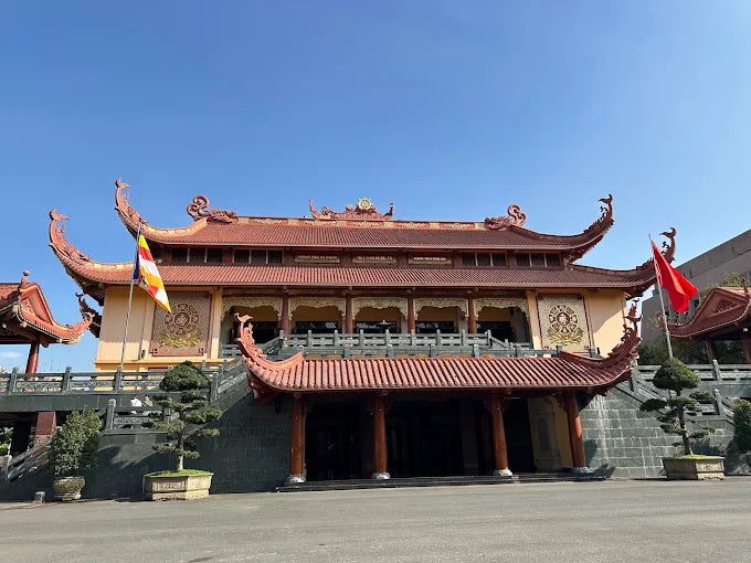 Viet Nam Quoc Tu Pagoda HCMC