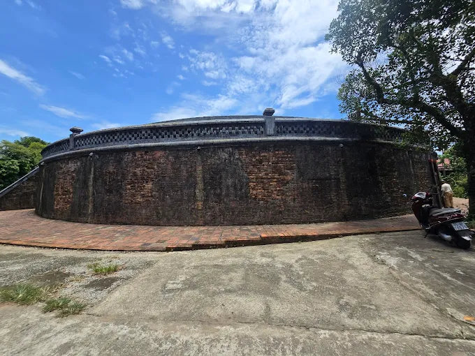 Hổ Quyền, Huế