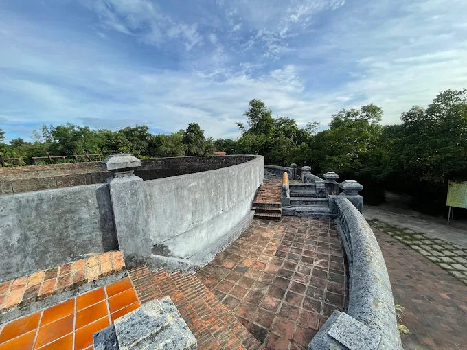 Hổ Quyền, Huế