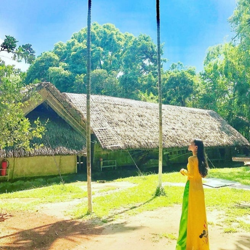 Khu di tích lịch sử Kim Liên