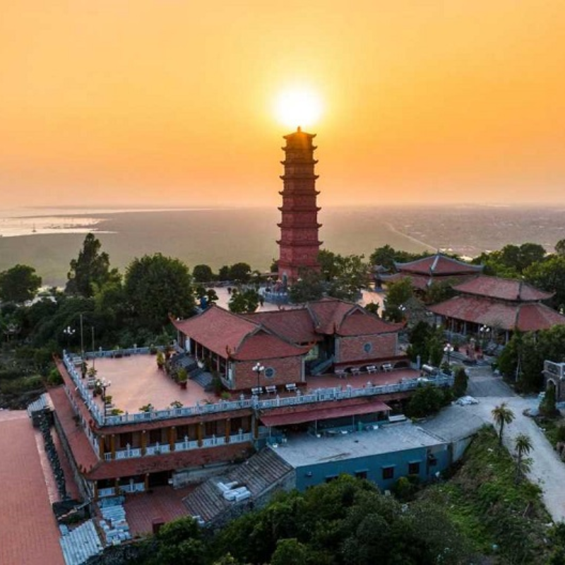 Kinh Nghiệm Khi Tham Quan Tháp Tường Long: Lời Khuyên Từ Local Trips