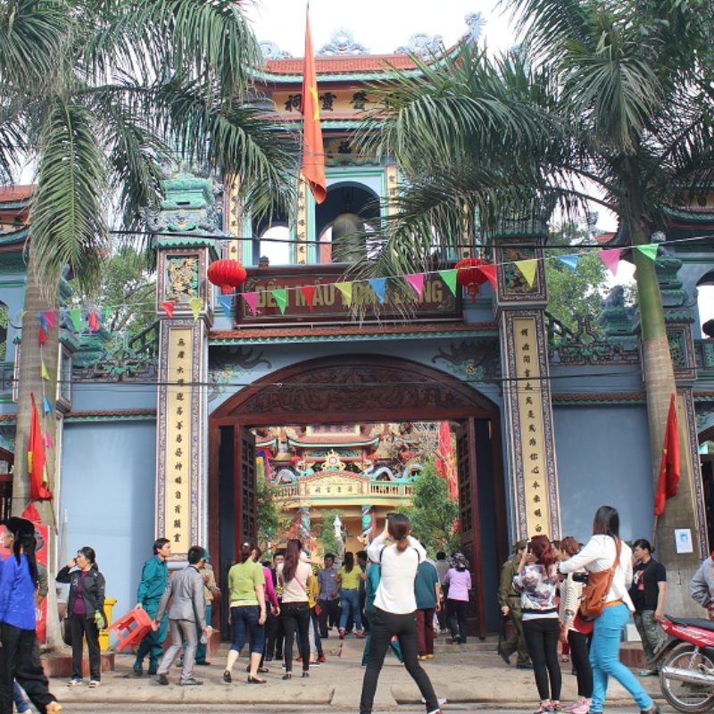 Lịch Sử Hình Thành Đền Mẫu Đồng Đăng: Từ Mái Đá Chân Núi Đến Ngôi Đền Linh Thiêng