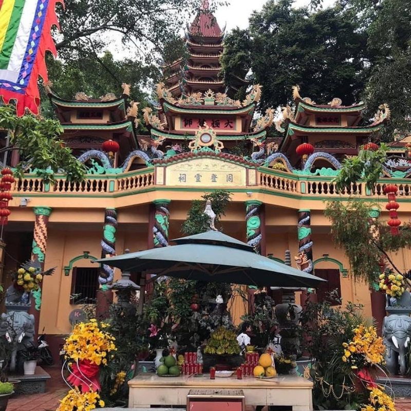 Những Ai Thường Đến Đền Mẫu Đồng Đăng Để Làm Gì?