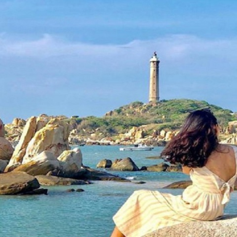 Những Ai Thường Đến Khu Du Lịch Hòn Dấu Để Làm Gì?