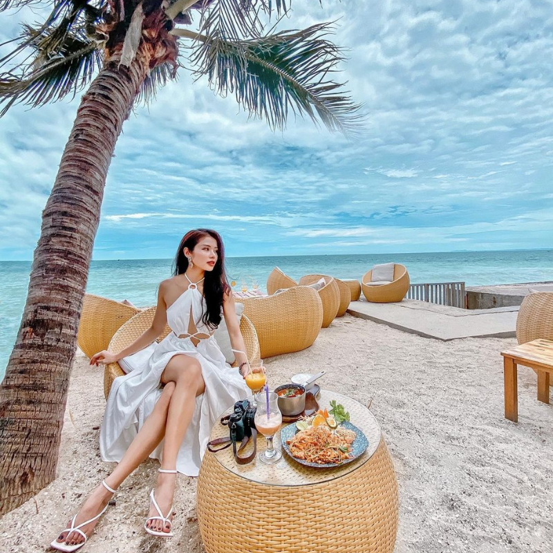 Những Ai Thường Đến Bãi Rạng Để Làm Gì?