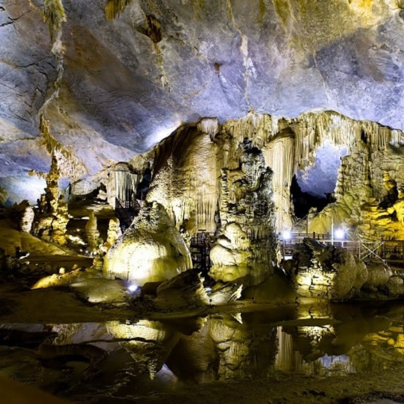 Những Ai Thường Đến Động Pu Sam Cáp Để Làm Gì?