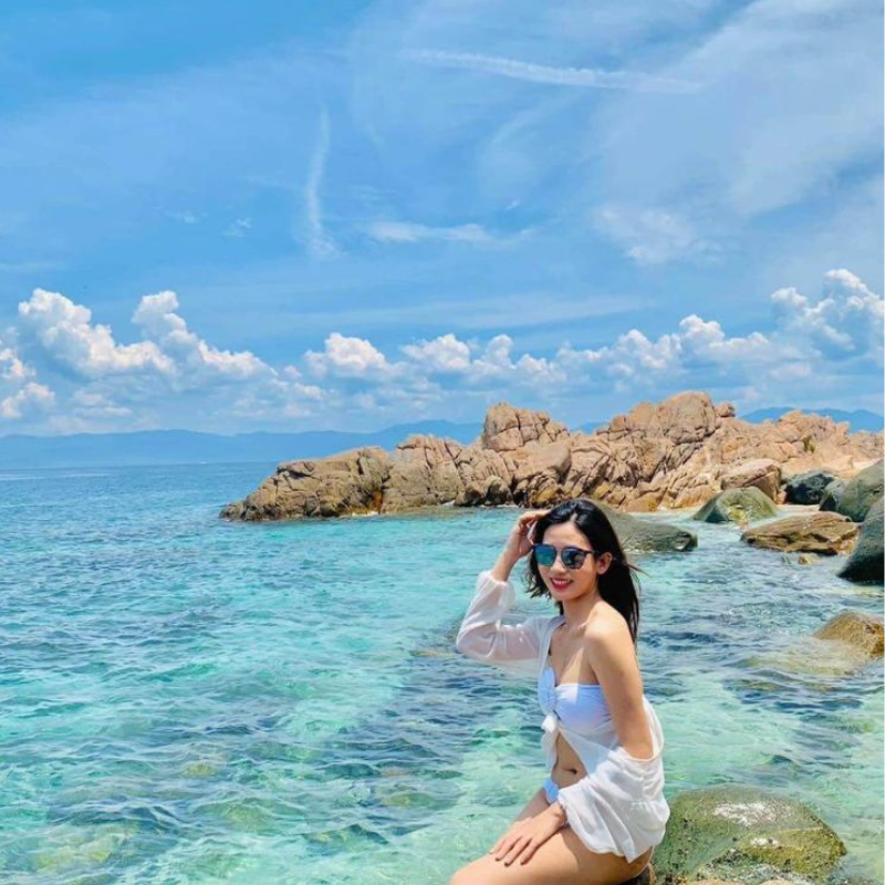 Những Ai Thường Đến Bãi Nồm Đảo Bình Ba Để Làm Gì?