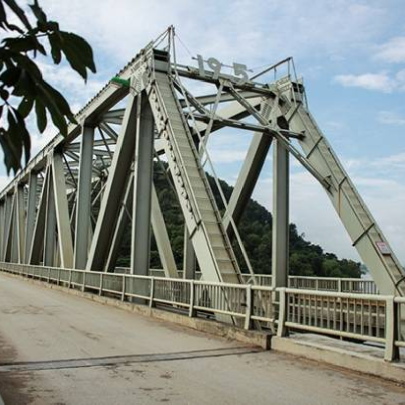 Những Ai Thường Đến Cầu Hàm Rồng Để Làm Gì?