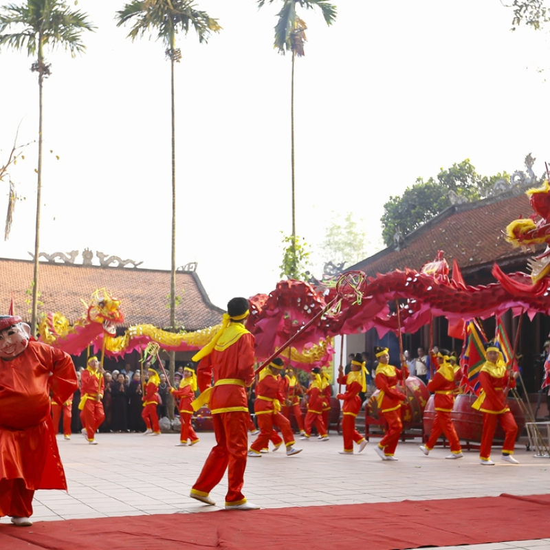 Những Ai Thường Đến Thành Bản Phủ Để Làm Gì?