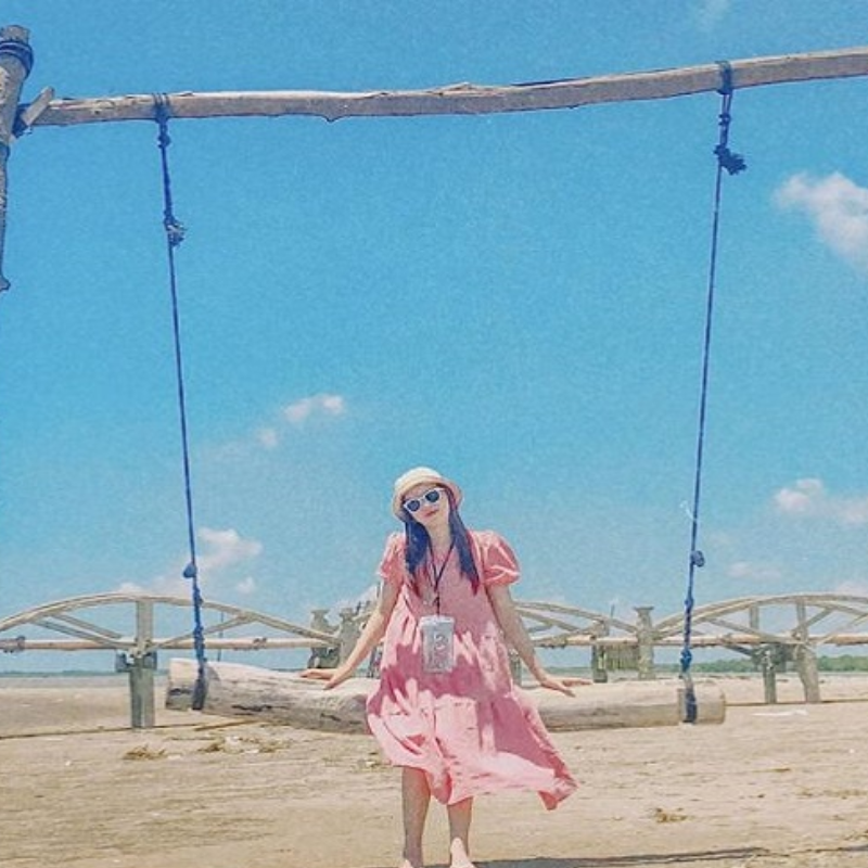 Những Ai Thường Đến Bãi Biển Cồn Đen Để Làm Gì?