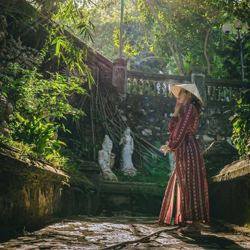 Những Ai Thường Đến Ngũ Hành Sơn Để Làm Gì?