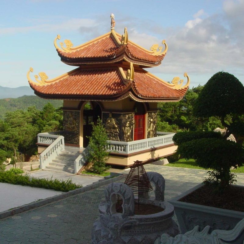 Những Ai Thường Đến Thành cổ Luy Lâu Để Làm Gì?