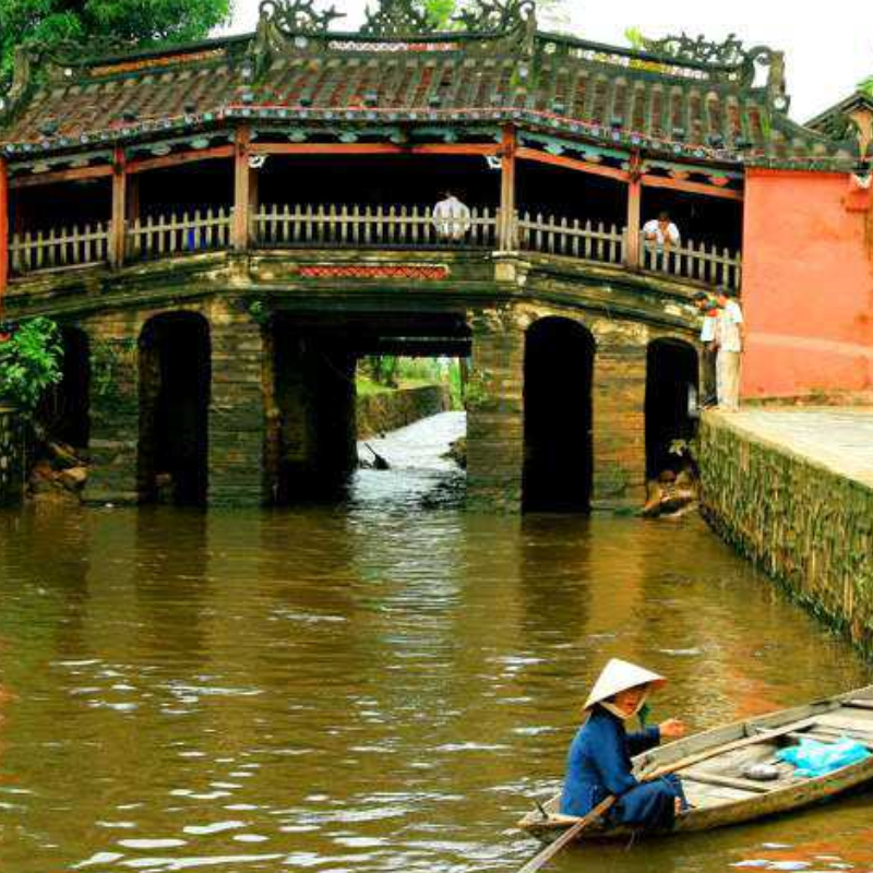 Những Ai Thường Đến Chùa Cầu Để Làm Gì?