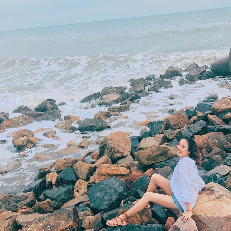 Những Ai Thường Đến Bãi Đá Ông Địa Để Làm Gì?