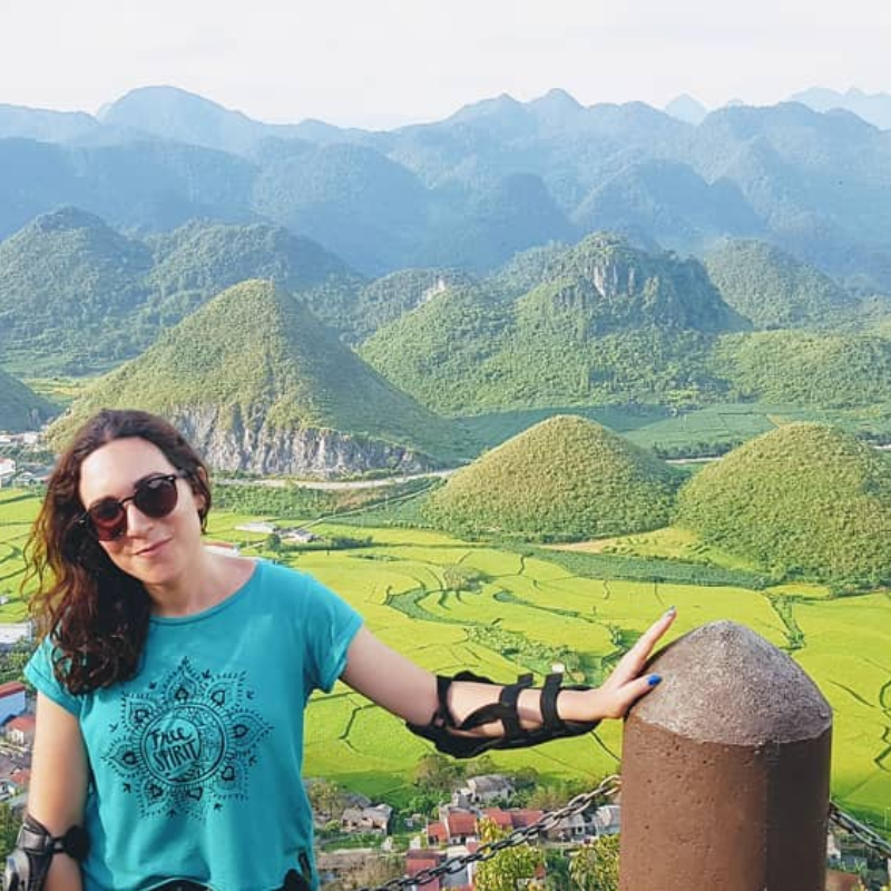 Những Ai Thường Đến Núi Đôi Quản Bạ Và Mục Đích Của Họ?