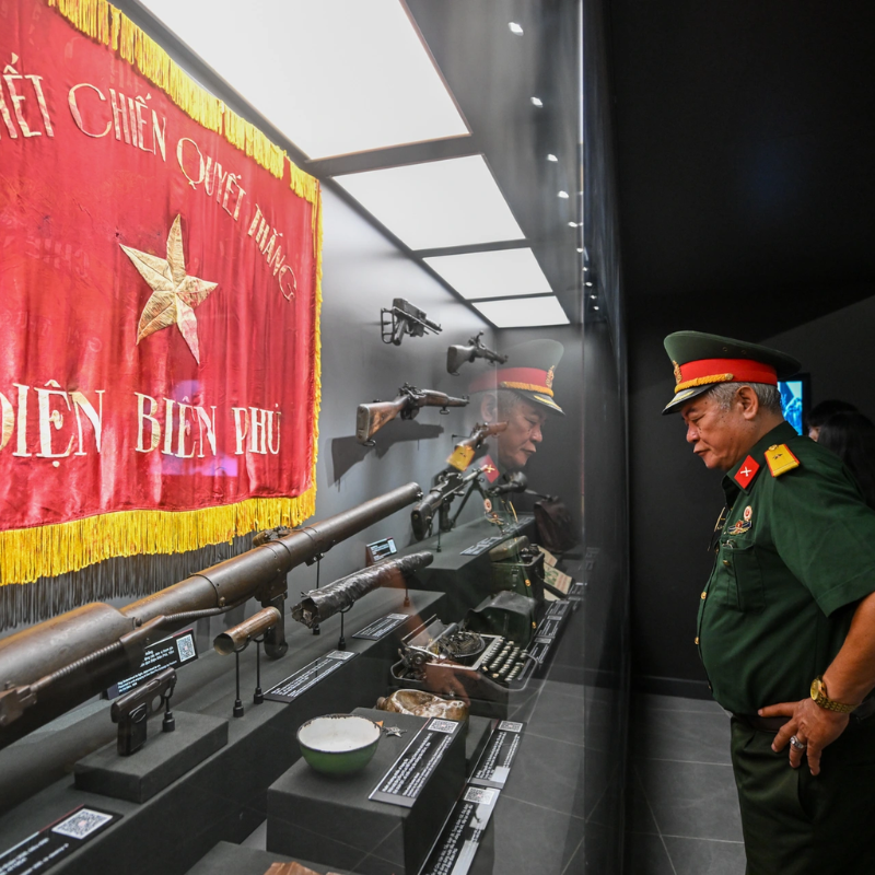 Những Ai Thường Đến Bảo tàng Lịch sử Quân sự Việt Nam Để Làm Gì?