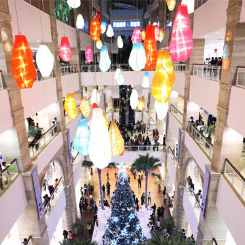 Những Ai Thường Đến Trung tâm thương mại The Garden Để Làm Gì?