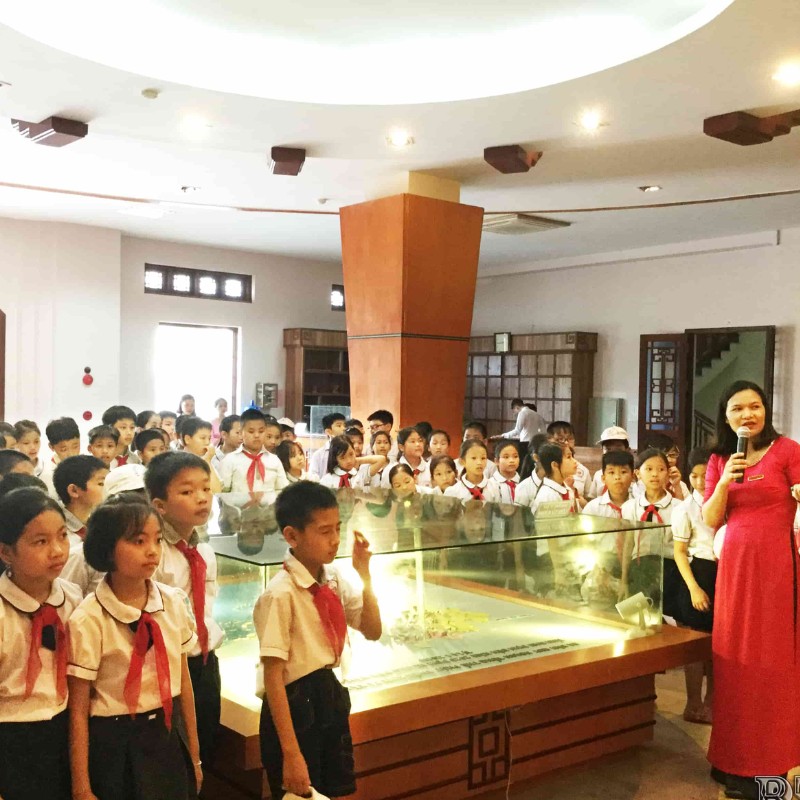 Những Ai Thường Đến Bảo Tàng Nam Định Để Làm Gì?