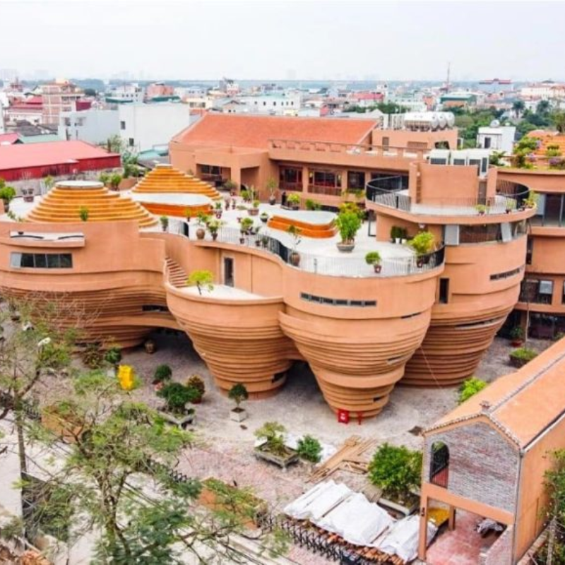 Những Ai Thường Đến Làng Gốm Bát Tràng Để Làm Gì?