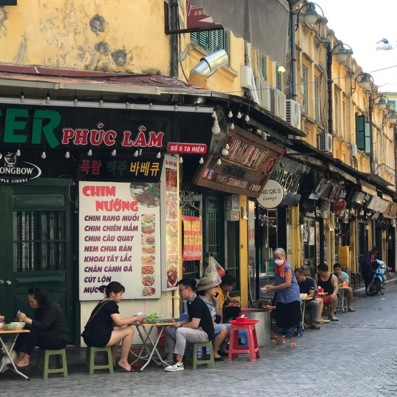 Những Ai Thường Đến Phố Cổ Hà Nội Để Làm Gì?