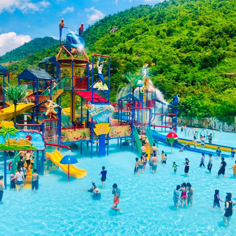 Những Ai Thường Đến Suối Khoáng Nóng Núi Thần Tài Để Làm Gì?