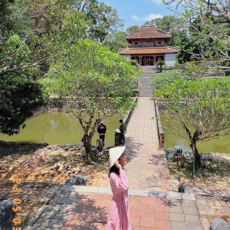 Những Ai Thường Đến Lăng Khải Định Để Làm Gì?