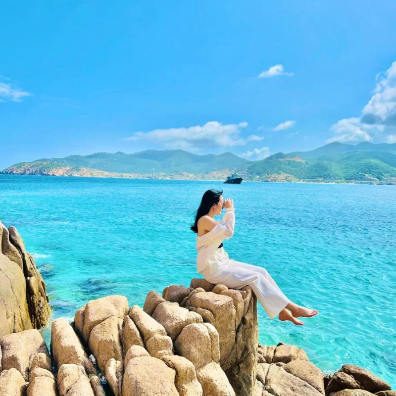 Những Ai Thường Đến Bãi Chuối Đảo Bình Hưng Để Làm Gì?