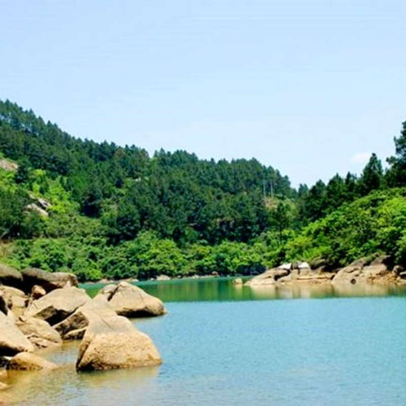 Những Ai Thường Đến Hồ Trại Tiểu Để Làm Gì?