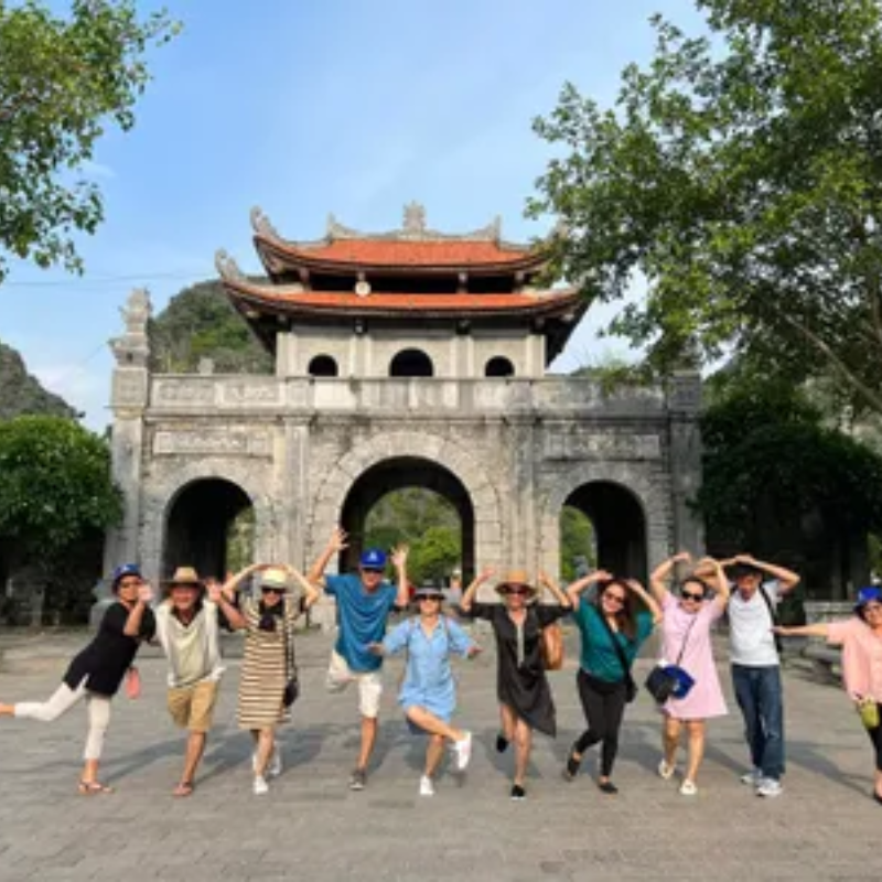 Những Ai Thường Đến Cố đô Hoa Lư Để Làm Gì?