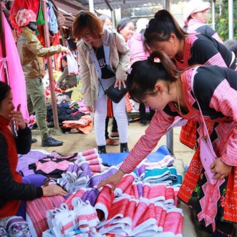 Những Ai Thường Đến Chợ Phiên Pà Cò Để Làm Gì?