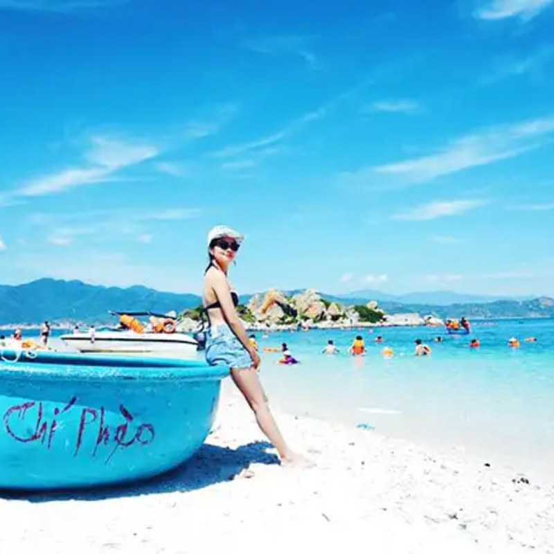 Những Ai Thường Đến Bãi Nhà Cũ Để Làm Gì?