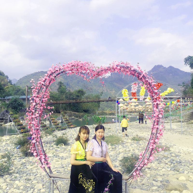 Những Ai Thường Đến Bản Vàng Pheo Để Làm Gì?