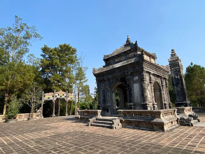 Lăng Đồng Khánh (Tư Lăng): Nét Giao Thoa Á - Âu Độc Đáo