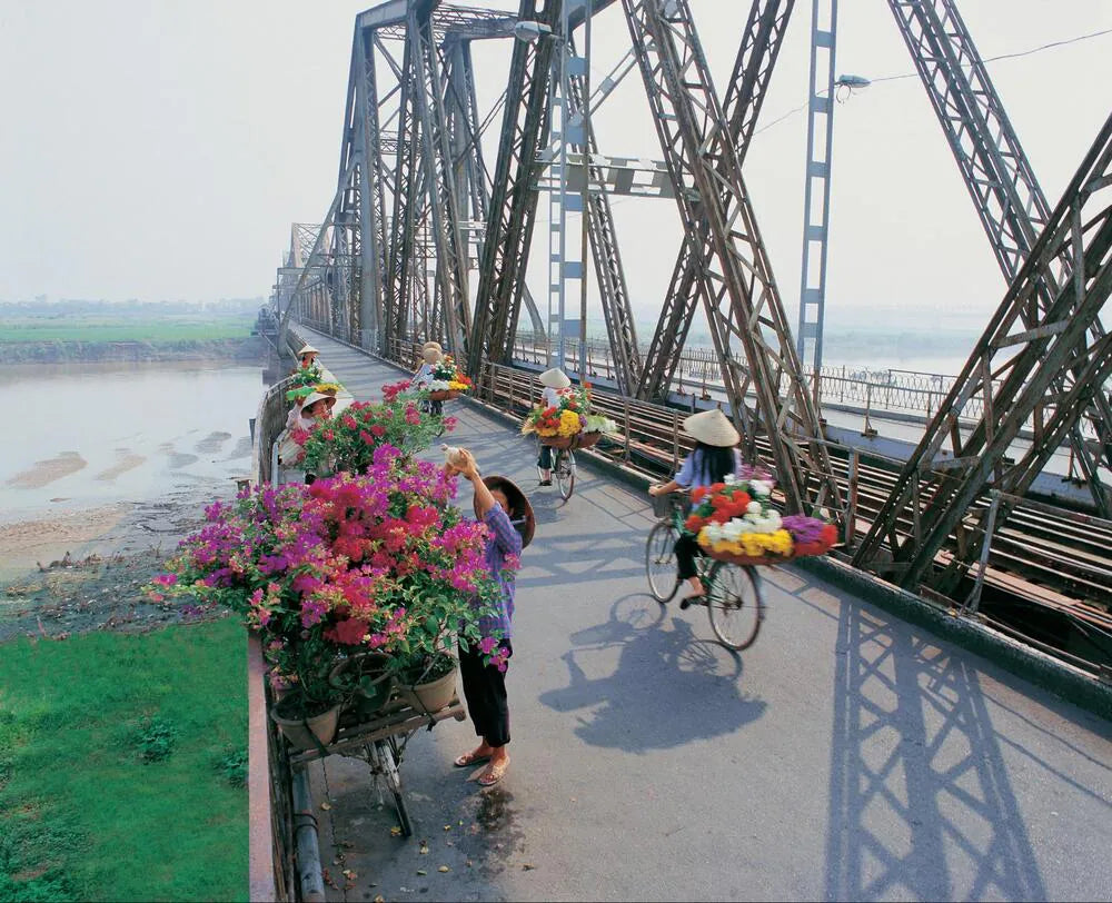 Long Biên - Điểm đến không thể bỏ qua khi đến Hà Nội