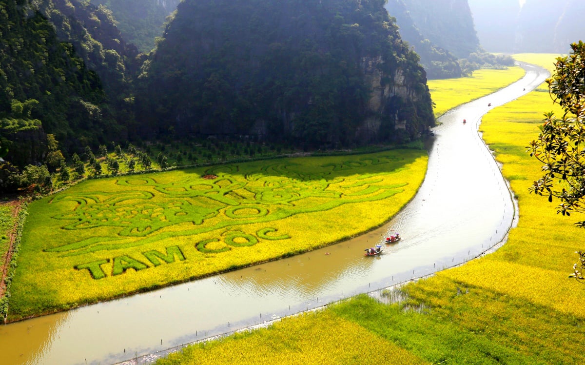 Giới Thiệu Ninh Bình - Chạm Vào Hồn Việt Qua Di Tích Cổ Kính