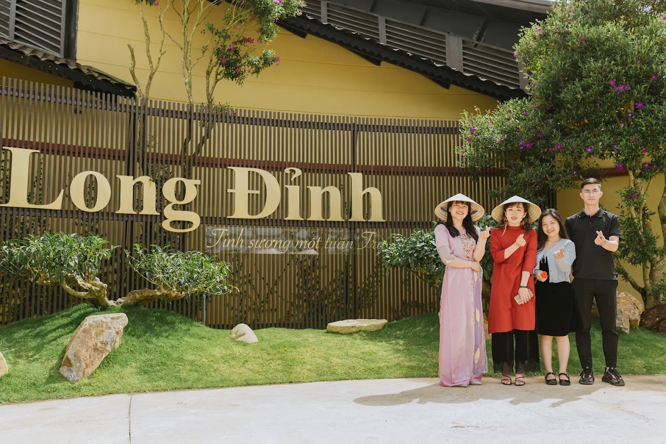 Bảng Giá Vé Và Dịch Vụ Hỗ Trợ Tham Quan Trọn Gói