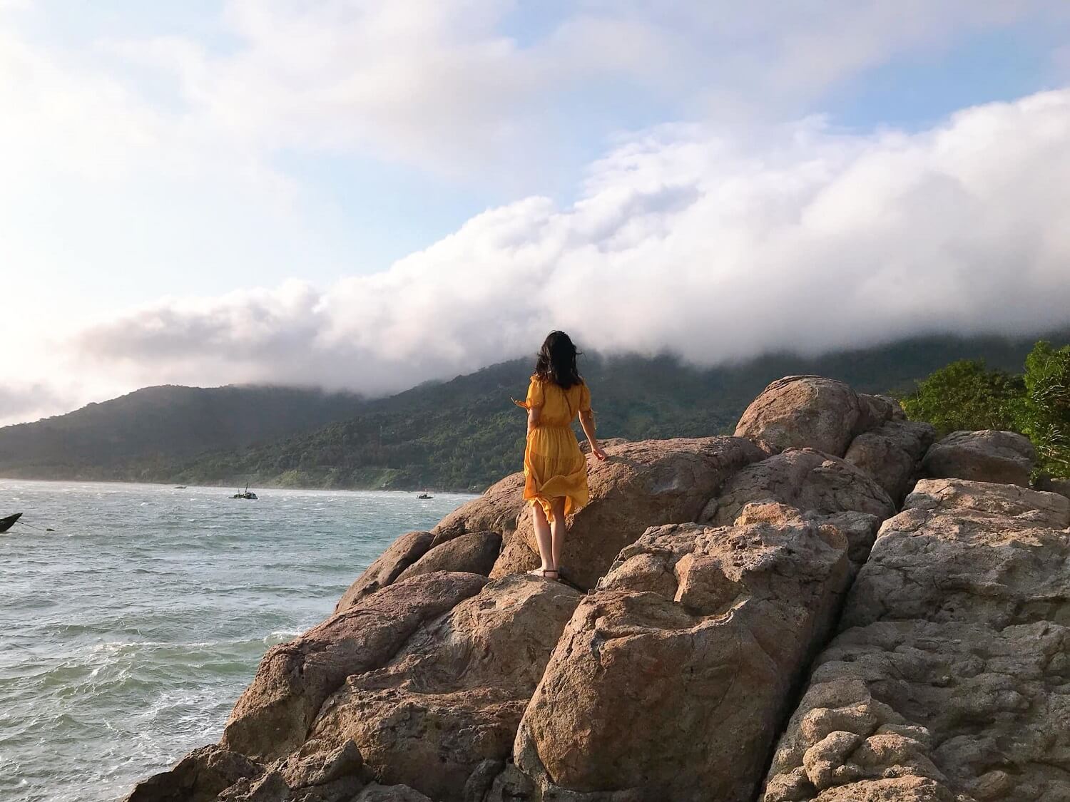 Bãi Đá Đen Đà Nẵng