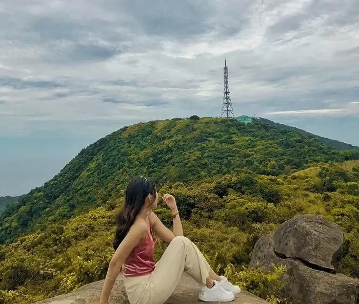 1. Bãi Đá Đen nằm ở đâu và tại sao có tên gọi này?