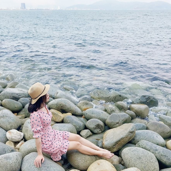 Bãi Đá Trứng Bình Hưng