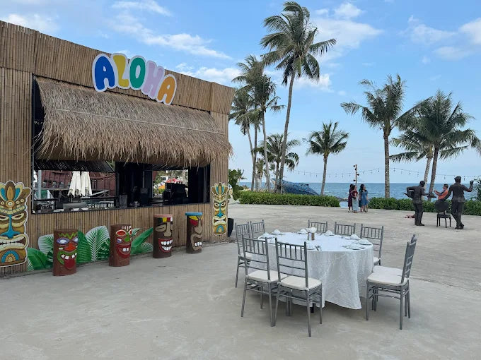 Có khách sạn, homestay nào gần Bãi Tiên không?
