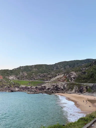 Cái tên "Bãi Tiên" bắt nguồn từ truyền thuyết của những bậc cao niên trong làng chà