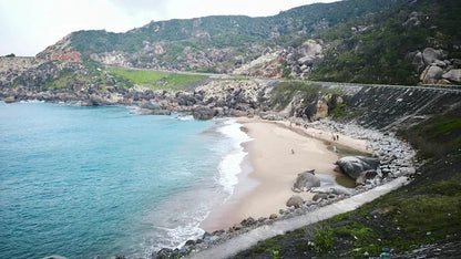 Bãi Tiên vẫy gọi những tâm hồn yêu tự do bằng những đêm ngủ lều bên bờ biển