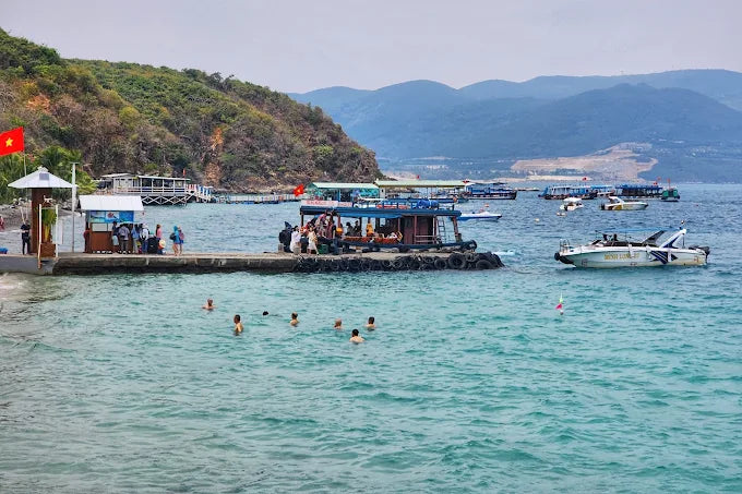 Khám Phá Bãi Tranh Nha Trang: Thiên Đường Trò Chơi Biển Và Bờ Biển Hai Địa Hình Độc Đáo