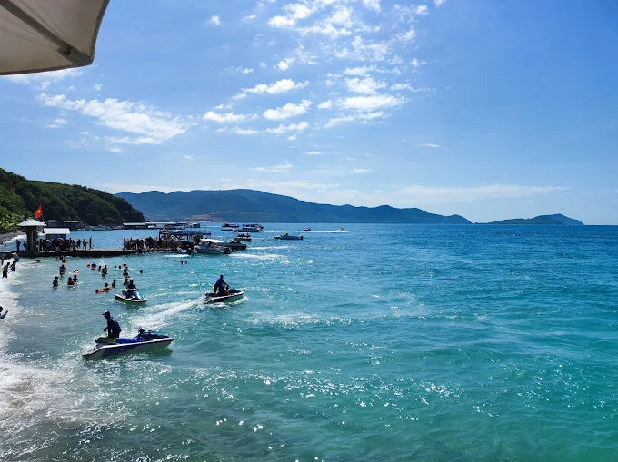 Có hoạt động lặn ngắm san hô tại Bãi Tranh Nha Trang không?