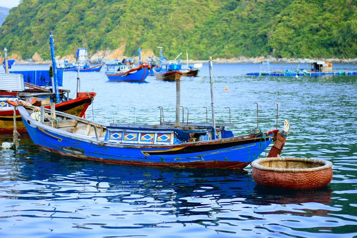 Bãi Biển Dốc Lết: Thiên Đường Biển Nước Nông Cát Trắng Khám Phá Bắc Khánh Hòa
