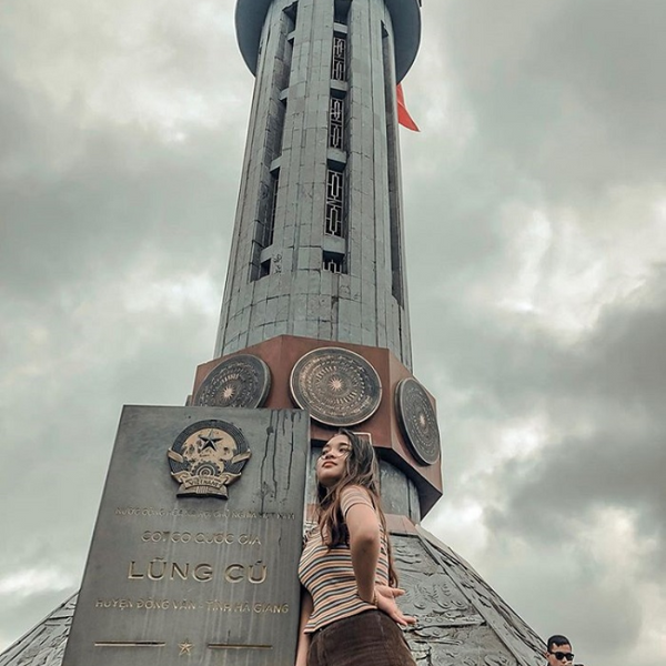 Cột cờ Lũng Cú