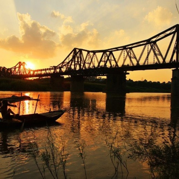 Cầu Long Biên