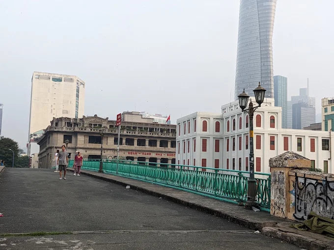 Cầu Mống: Biểu Tượng Lịch Sử Giữa Lòng Sài Gòn - Khám Phá Cùng Local Trips